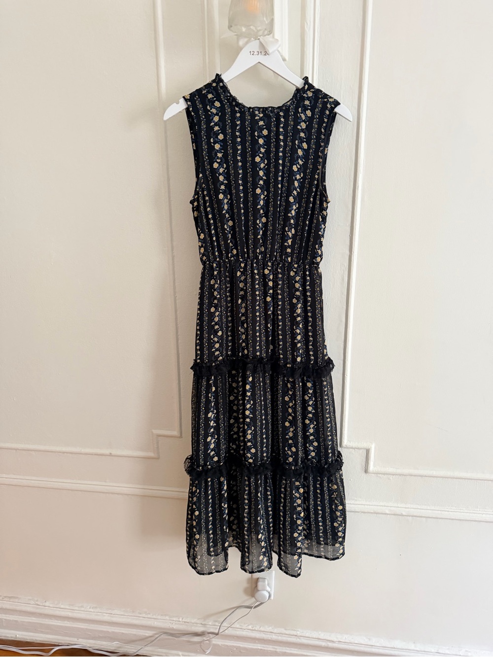 Moon River Black Floral Tiered Maxi Dress